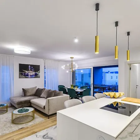 アパート Luxury Penthouse Marina - *