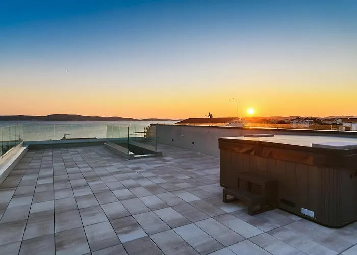 شقة Luxury Penthouse Marina -